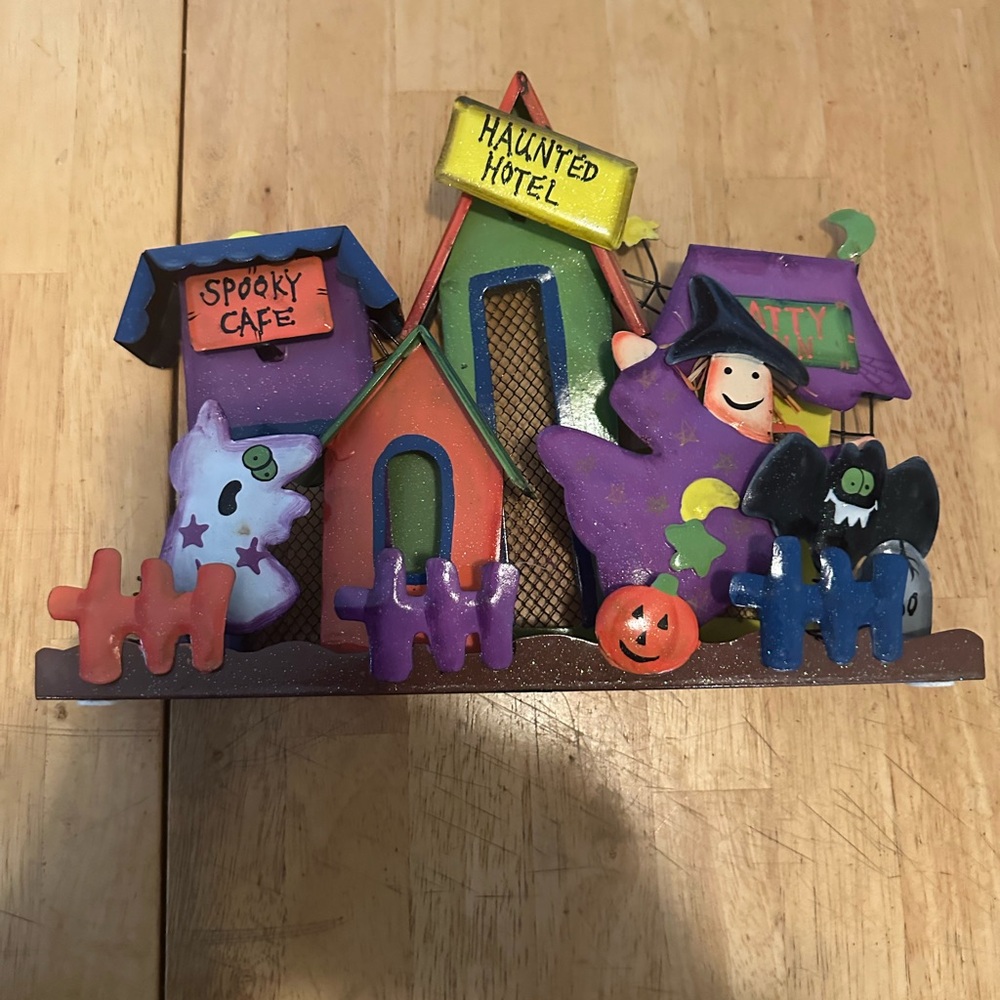 Halloween Metal Table Decor - Excellent Condition